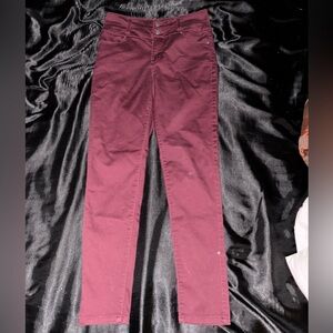 Women's Skinny Jeans in Burgundy